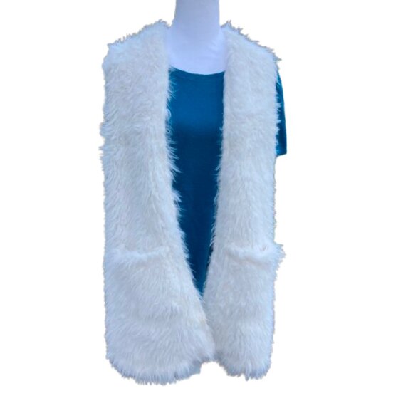 Cato Women's Long Open White Fuzzy Soft Vest with Silky-Like Lining, sz. Small - Picture 2 of 9